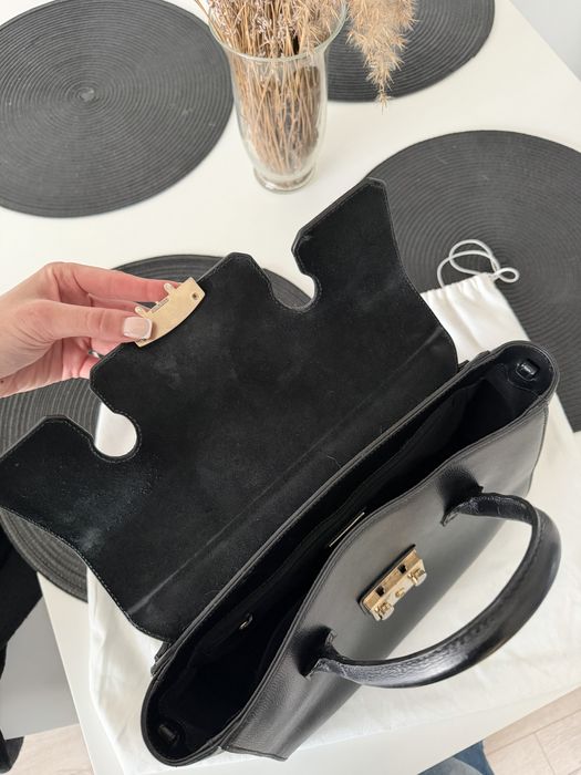 Черна дамска чанта Furla Metropolis голям размер