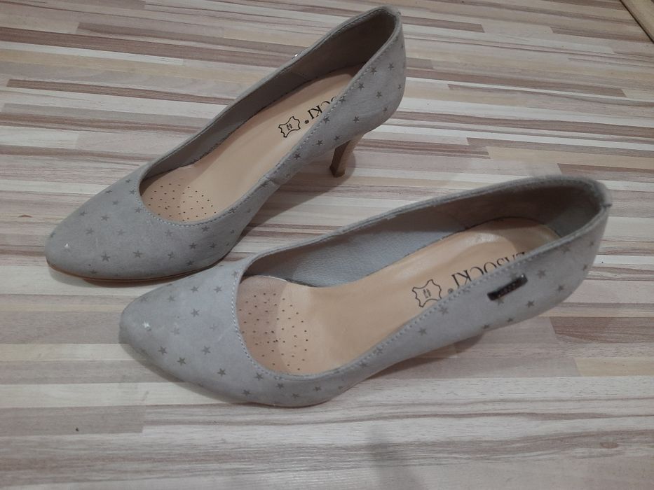 Pantofi gri din piele naturala 37