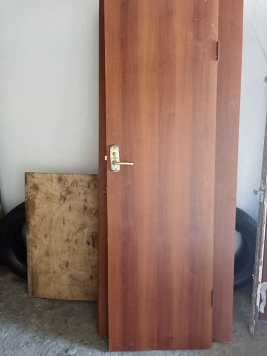 Продам межкомнатные двери