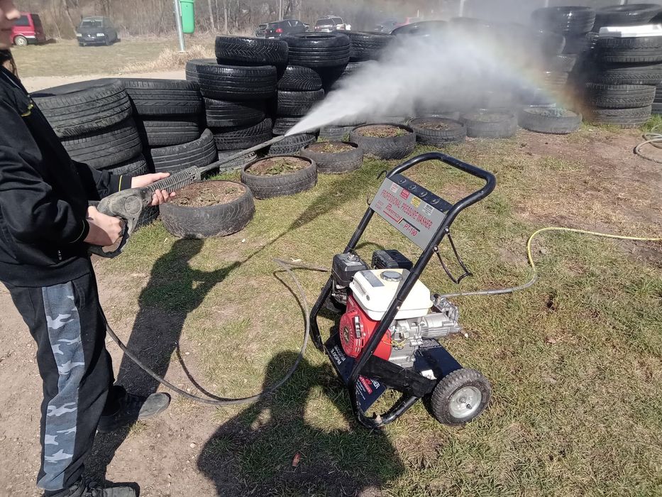 Aparat de spălat cu presiune pe benzină