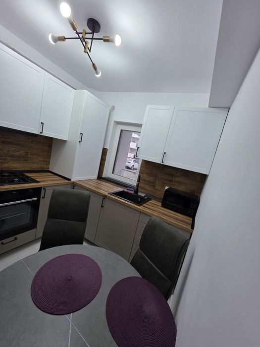 Inchiriez apartament