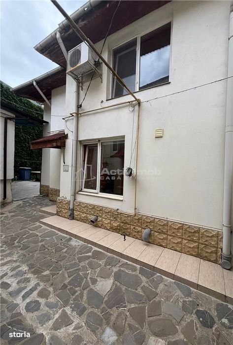 Armeneasca, Vila individuala, Curte comuna