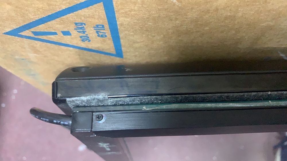 Monitor cu tuner tv SAMSUNG 26" cu touchscreen aplicat pt cabine foto