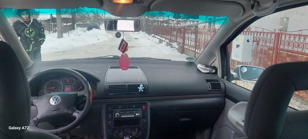 VW Sharan 19 116 cai