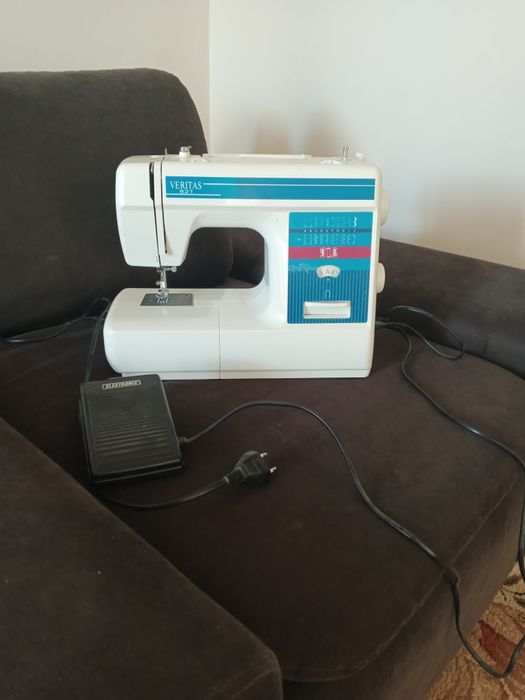 Срочно продам швейную машину