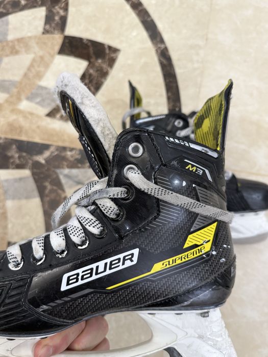 Коньки хоккейные . Bauer Supreme M3.