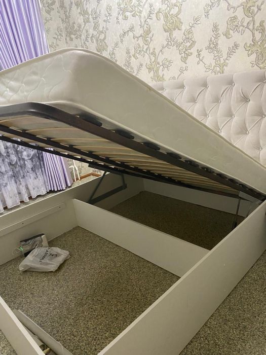 Кровать двухспальняя