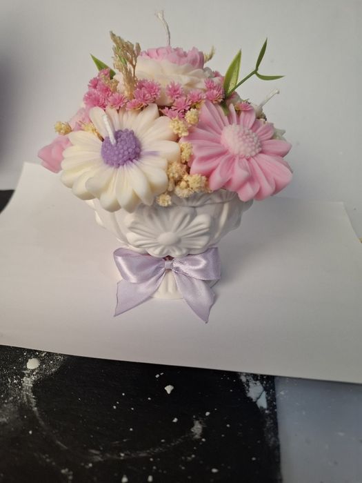 Lumânări decorative artizanale – buchete florale din ceară de soia