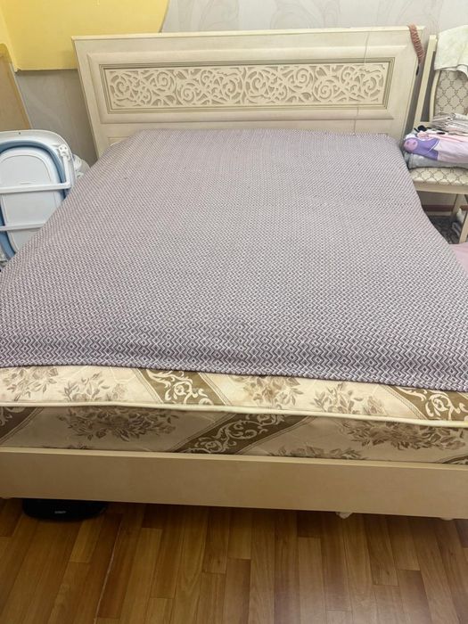 Кровать двухспальная