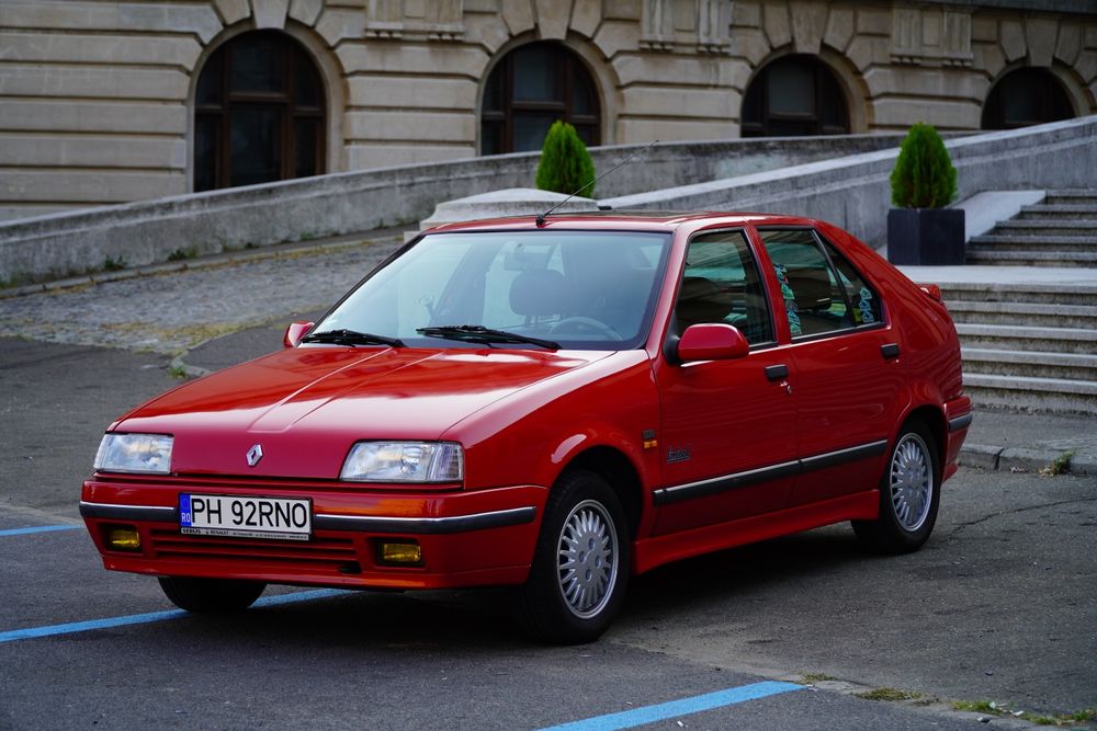 RENAULT 19 1992 — imagine 2