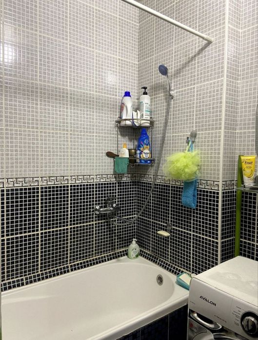 Продаётся 2/5/10 Лисунова 4