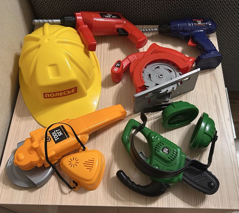 Игрушки Полесье. Набор строителя. Каска