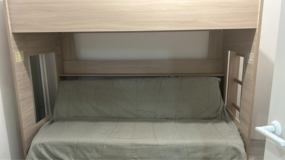 Двух этажная кровать