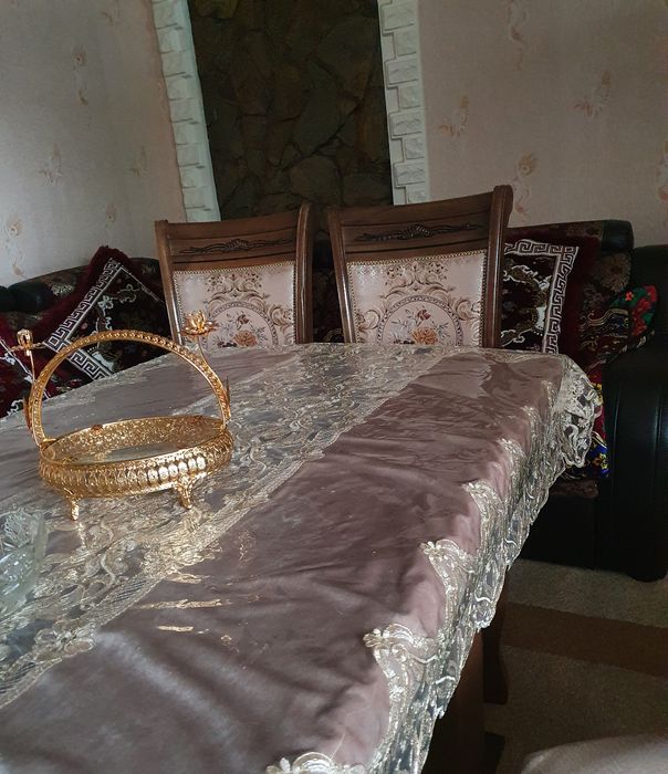 Стол и стул сотилади 12 талик