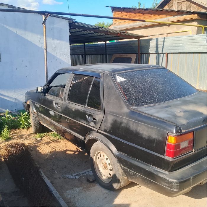 Продамм джетту 1990г