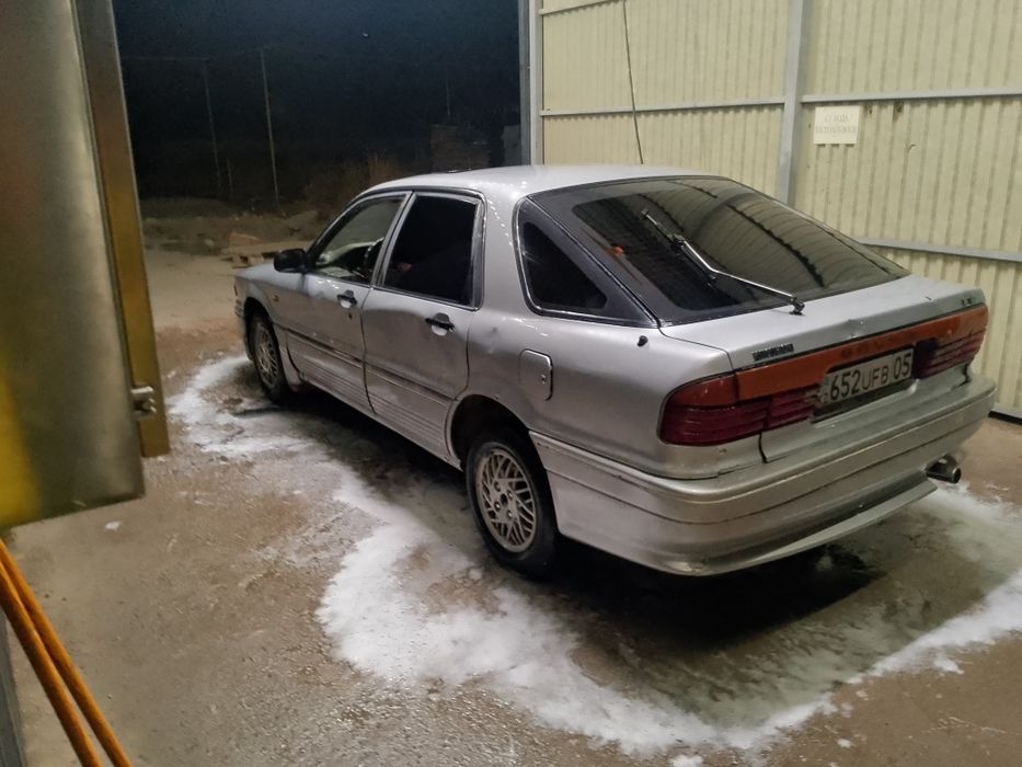 Mitsubishi Galant