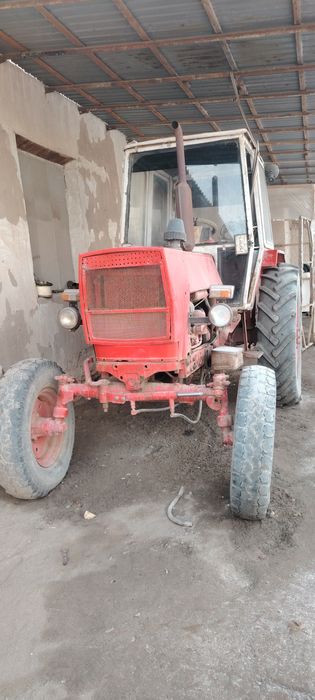 Yumzi traqtor sotiladi