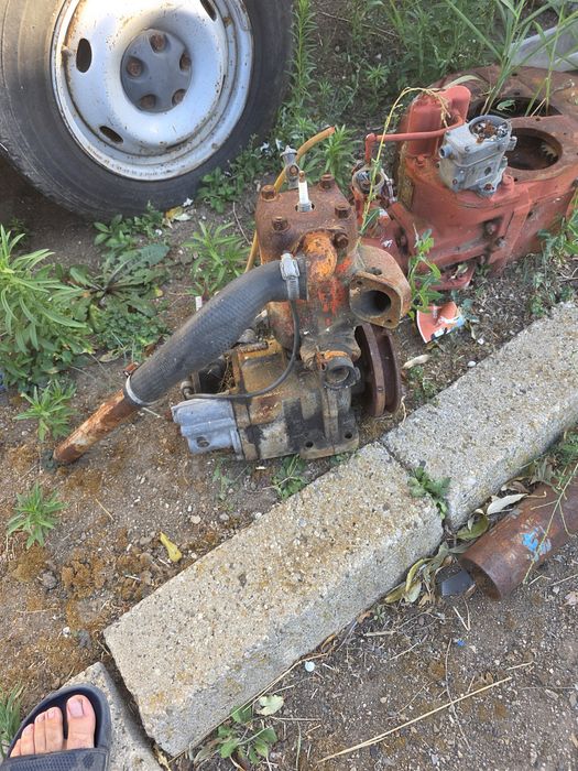 Продавам земеделска техника и инвентар