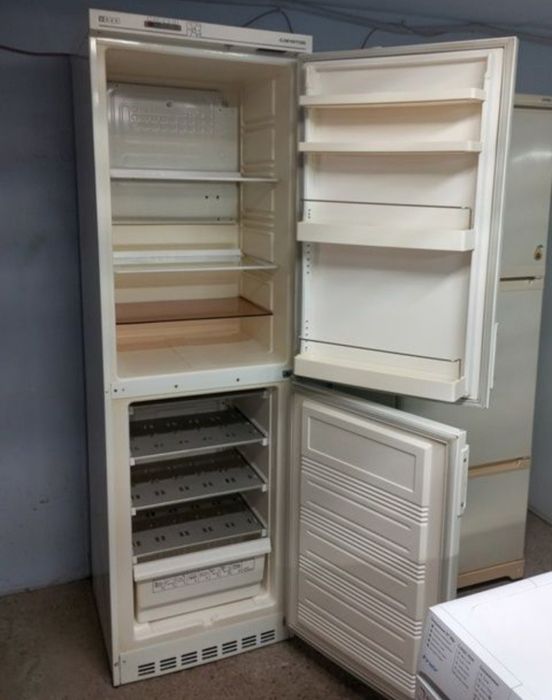 Отдам даром холодильник