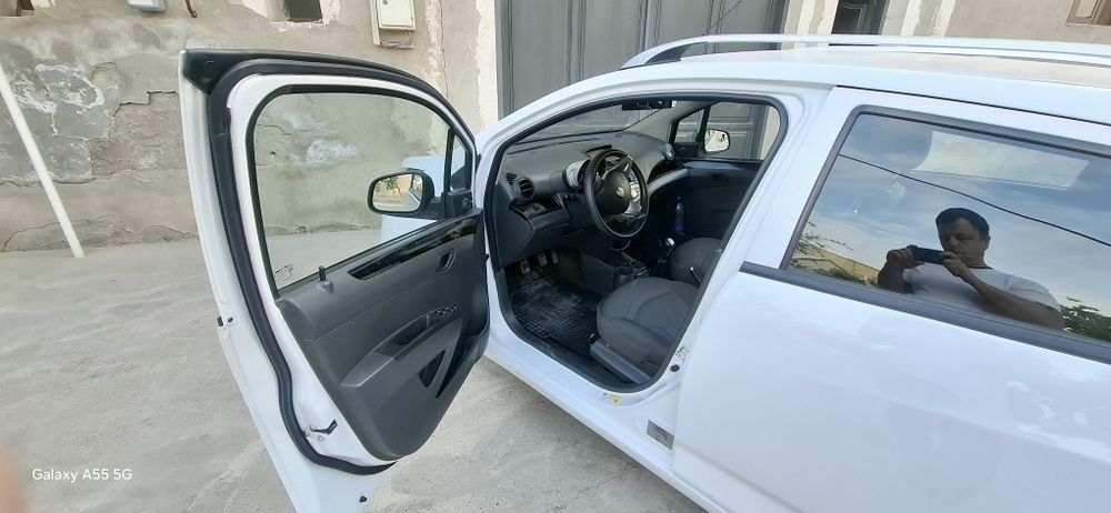 Spark 2020 yil yurgani 49000km benzinda polni radnoy.kiraskasi yo'q.