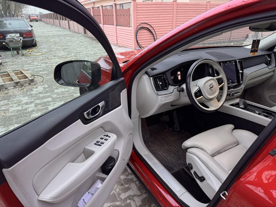 Autoturism in leasing financiar disponibil prin cesiune de contract