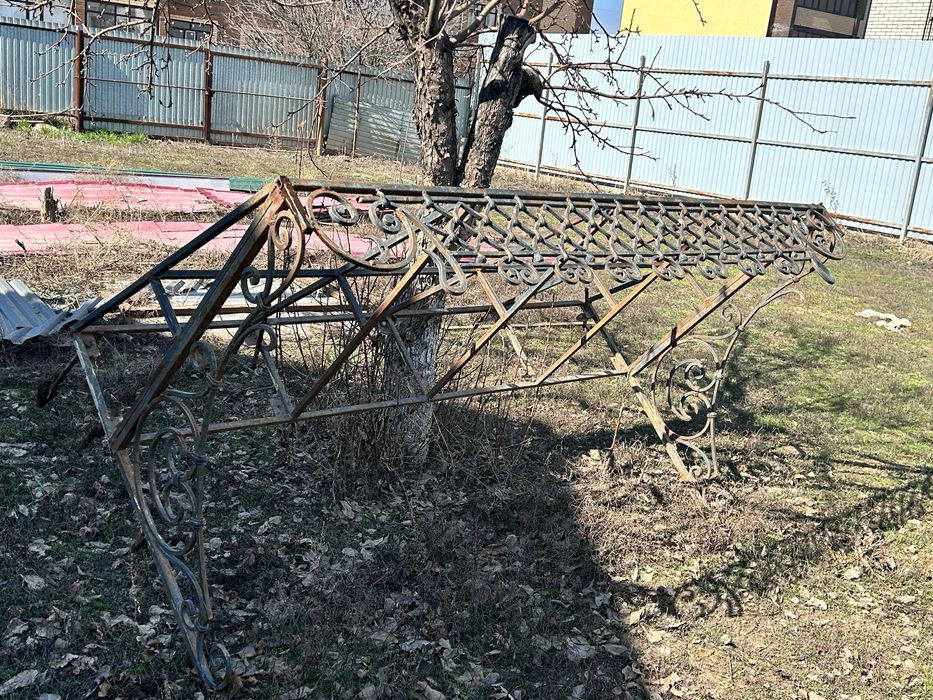 Навес для входной двери