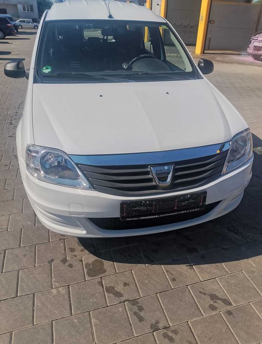 Vând Dacia Logan MCV,an fabricație 2012, motor 1.6 MPI