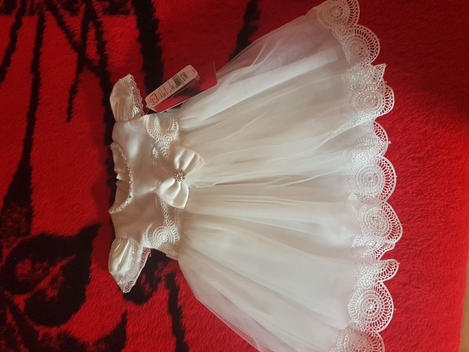 ROCHITA alba cu fundita