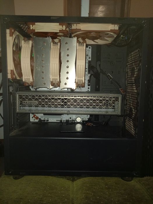 Предлагам Sapphire nitro+ 9070xt  бартер за 5070ti или 4080 super