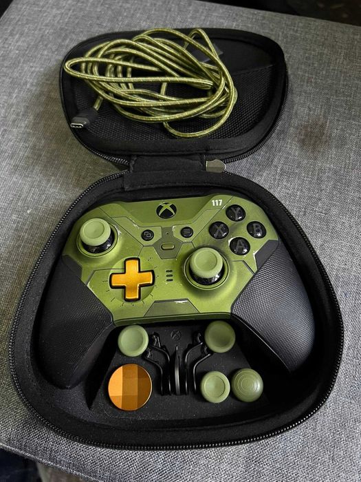 Xbox Elite 2  Gamepad Halo Edition