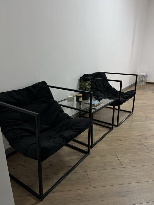 Продам Кресло и столик
