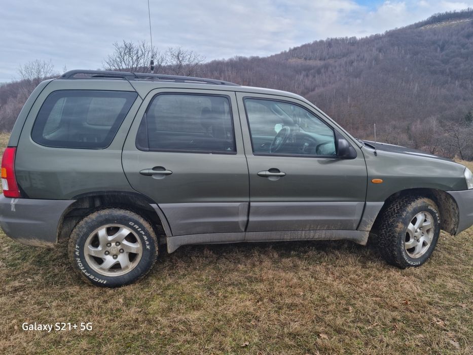 Vând Mazda Tribute