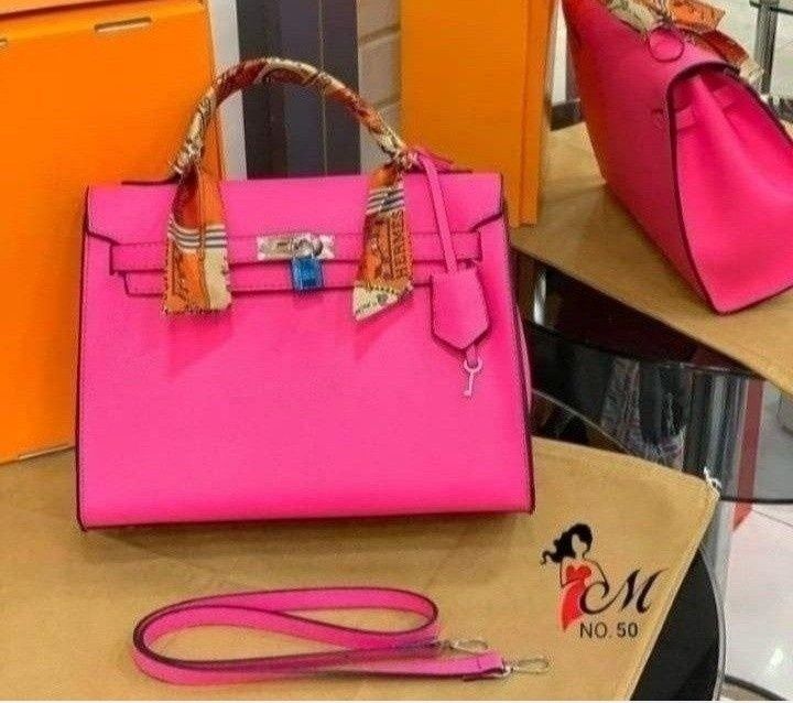 Geanta damă dimens.mare( 40cm L) si medie 33cm L, model Kelly/saculet