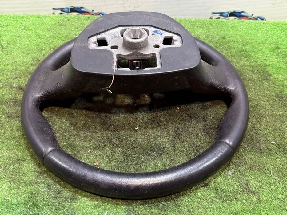 VOLAN PIELE FORD FOCUS MK3 2015  COD OEM 2014558 / F1EB-3600-GG3ZHE / HATCHBACK 2014-2019 4A2