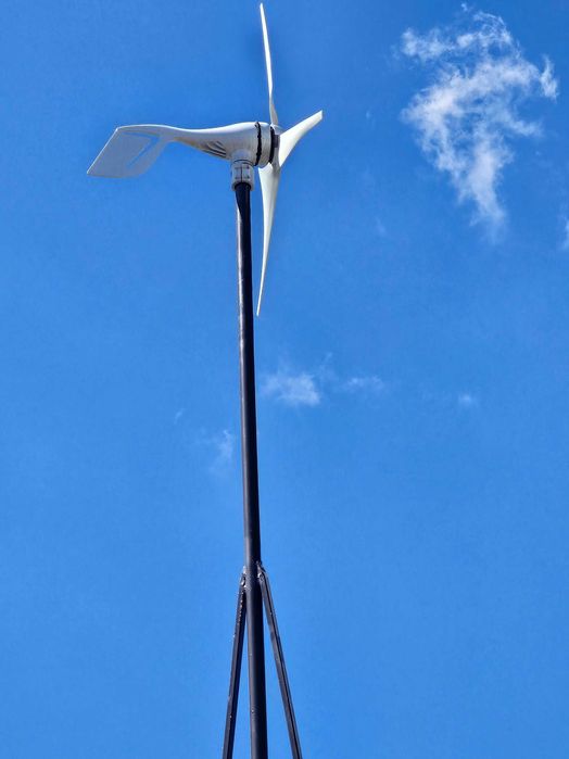 Eoliana 12v 24v cu controler 200-400 w