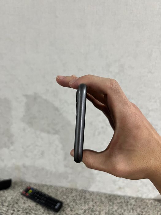 Iphone 11 64 гб в черном цвете