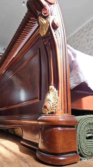 Кровать двуспальная