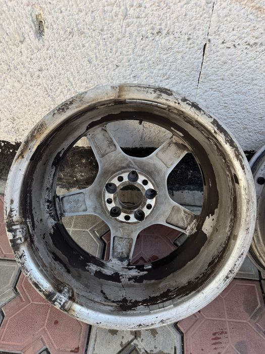 Продам диски от 211 AMG R18
