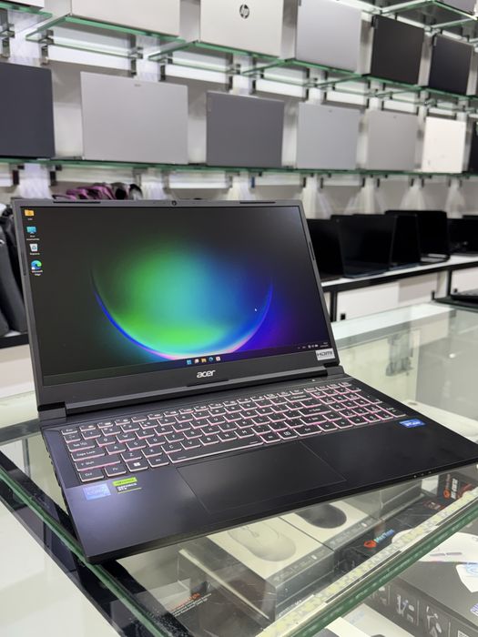 Acer shadow ideal xolatda yengide