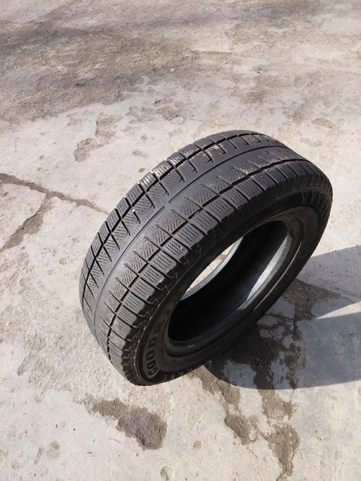 235/65/17 Продам резину R17