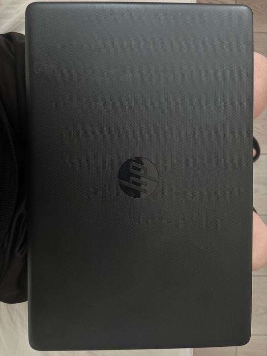 Laptop HP model 15-da0195nq