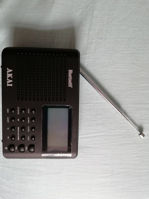 Radio Akai unde AM/FM nou.