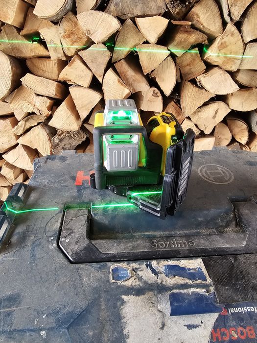 Laser dewalt cu linii verzi dce0811g