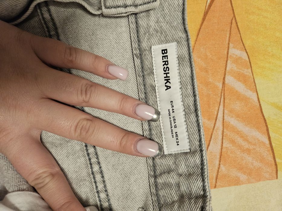 Продавам нови дрехи