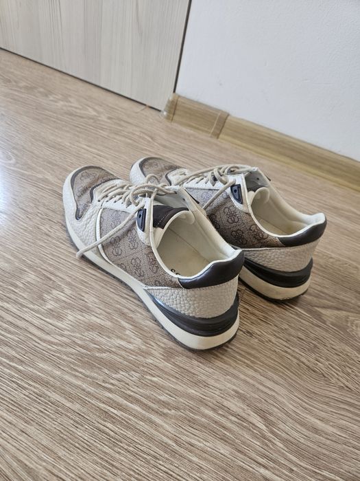 Дамски обувки GUESS