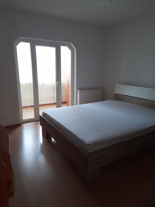 Inchiriez apartament
