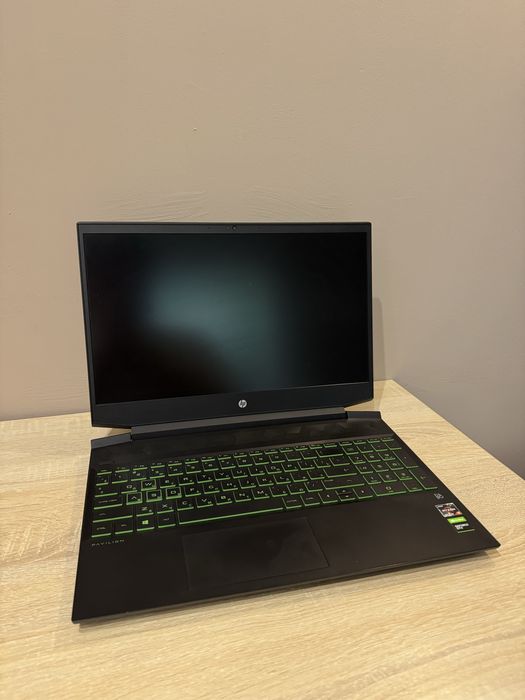 Продаю игровой ноутбук в отличном состояний