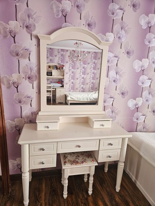 Продам детскую !  За все 200000