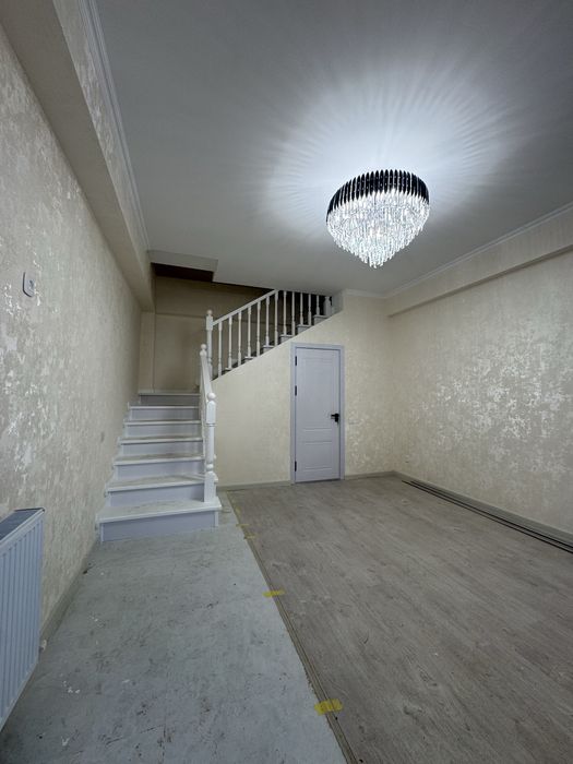 Буюк Ипак йули 2 спальный + Кухня Студия М.Горький