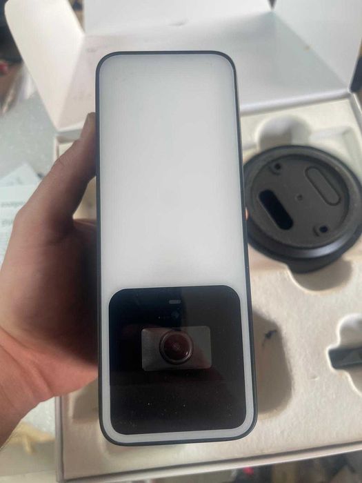 Eve Outdoor Cam – Cameră de supraveghere inteligentă cu proiector, viziune nocturnă, senzor de mișcare, interfon, WiFi